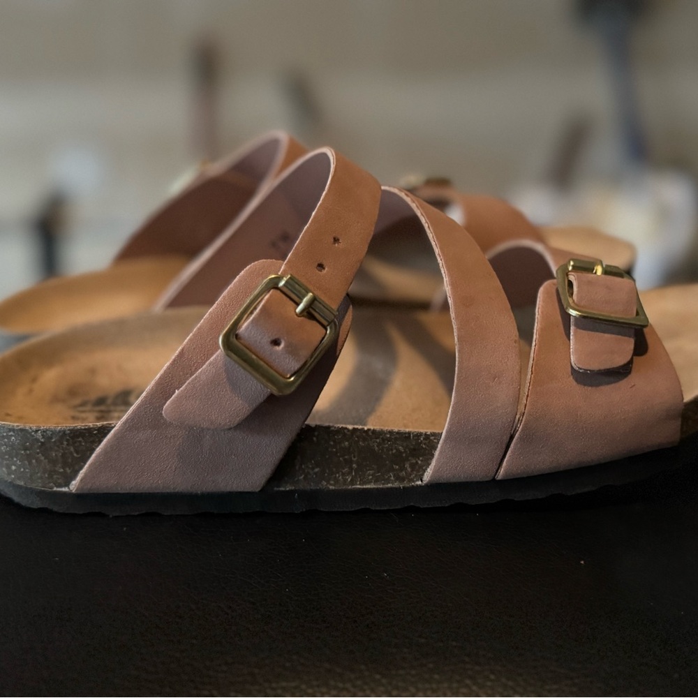 Cliffs by WHITE MOUNTAIN Brown Strappy Buckle Sandals - Picture 2 of 3
